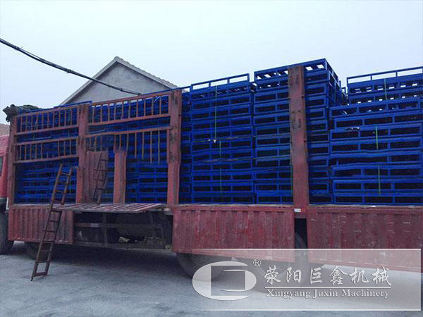 堆垛式货架厂家发货